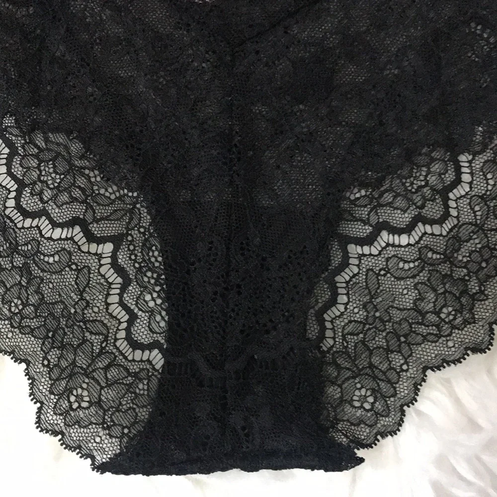 Victoria’s Secret Bundle of Dream Angel Midrise Cheeky Lace Panties M NWT